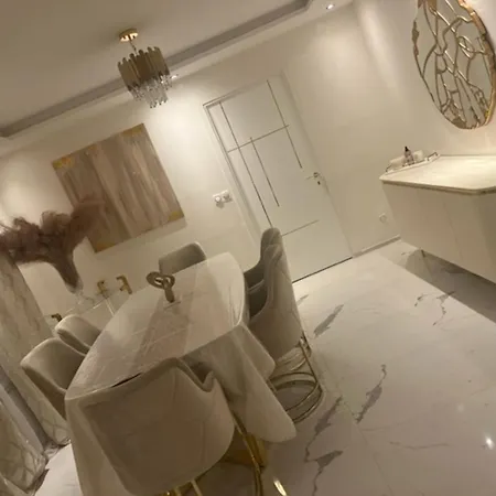 Maison De Charme A Avec Jardin Clos Rer B Proche Drancy